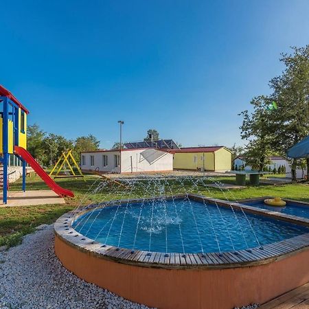 Holiday Park Village Jelovci Kringa Екстериор снимка