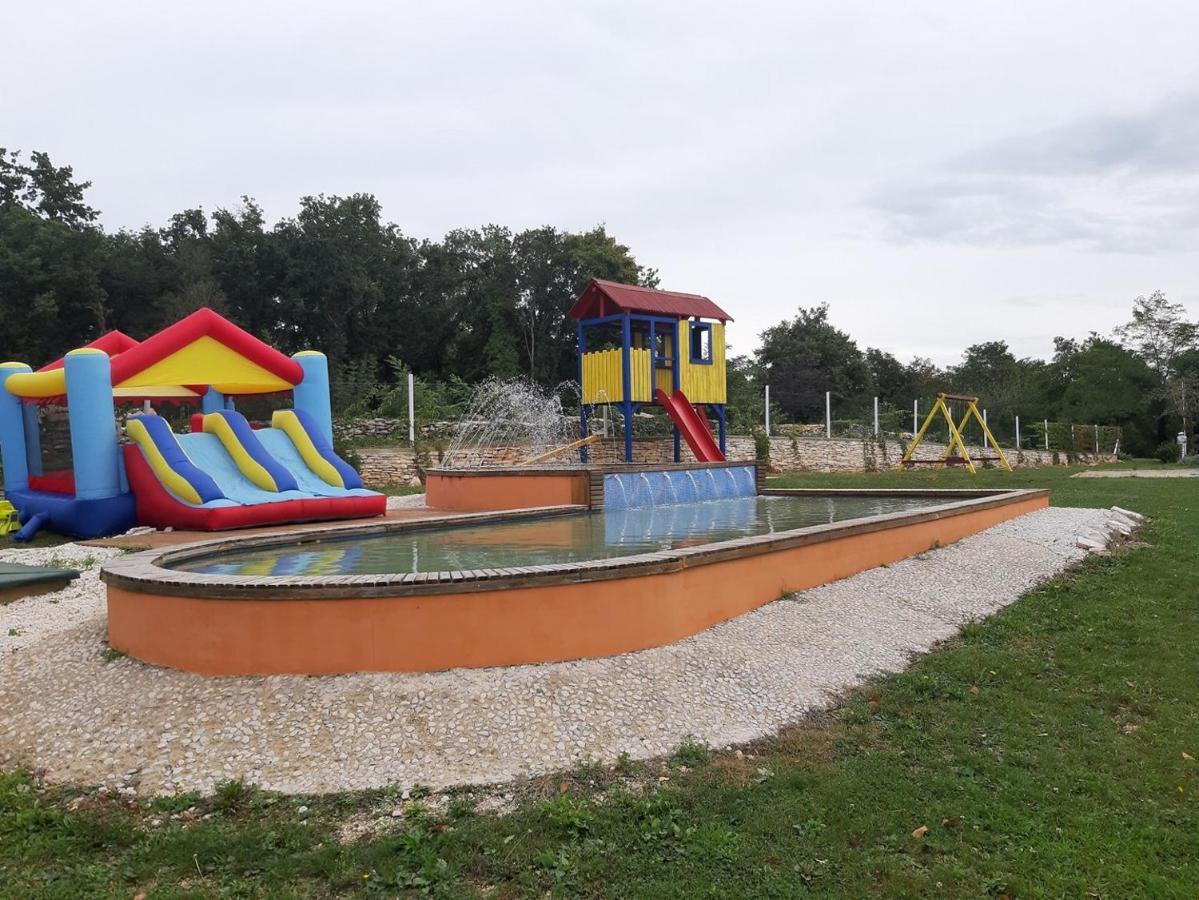 Holiday Park Village Jelovci Kringa Стая снимка