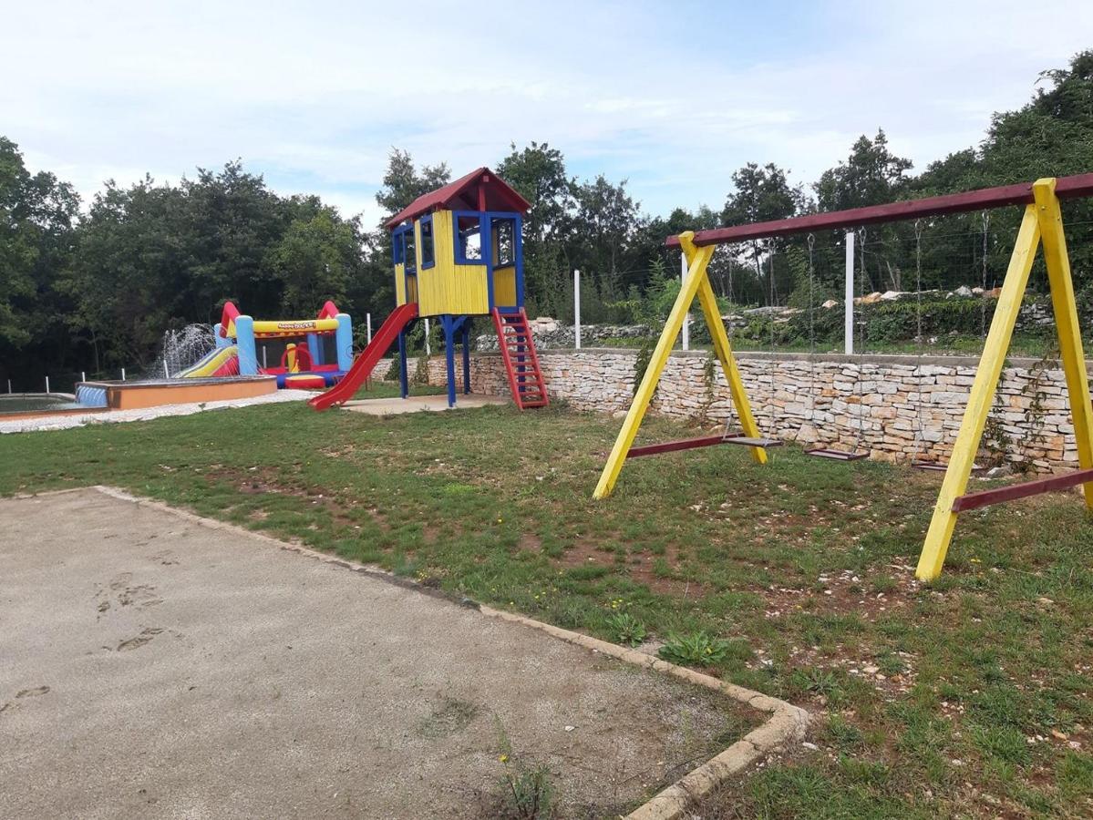 Holiday Park Village Jelovci Kringa Стая снимка