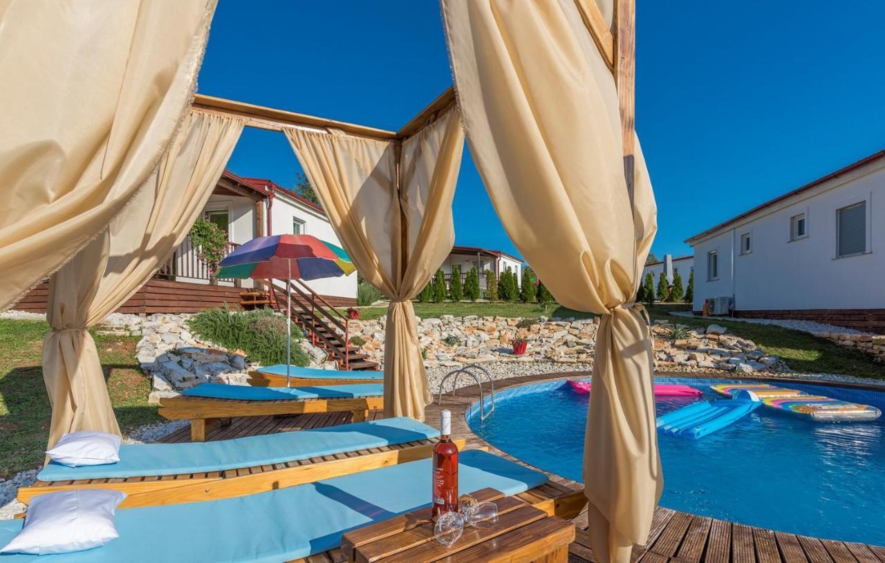 Holiday Park Village Jelovci Kringa Екстериор снимка