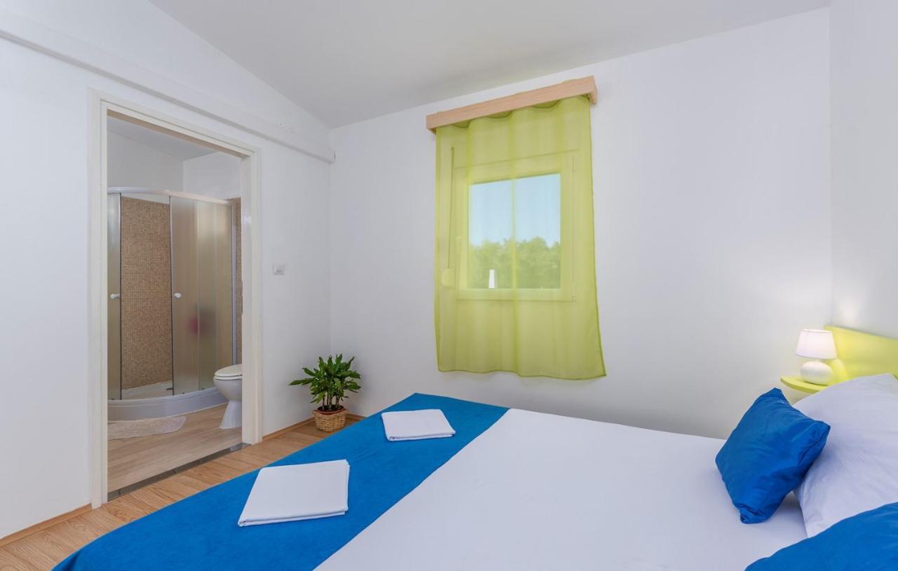 Holiday Park Village Jelovci Kringa Екстериор снимка