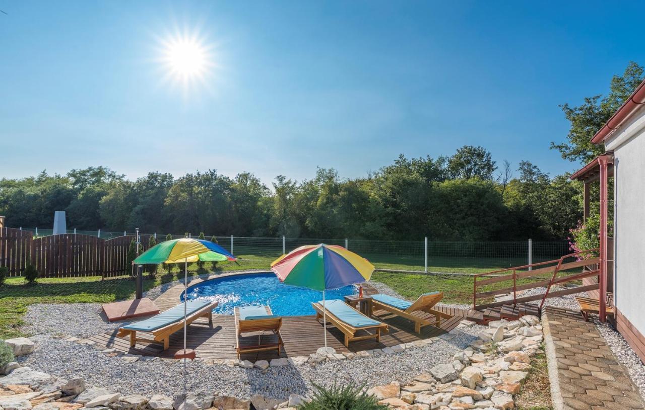 Holiday Park Village Jelovci Kringa Екстериор снимка